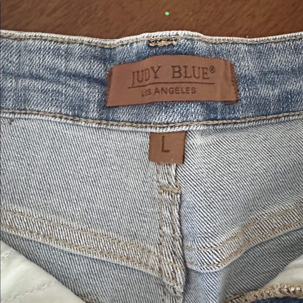 NWT Judy Blue in your dreams Tummy Control Light Blue Frayed Jean Shorts - Picture 2 of 5